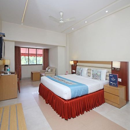 Hotel Mb International Palace Side Mysore Exterior foto